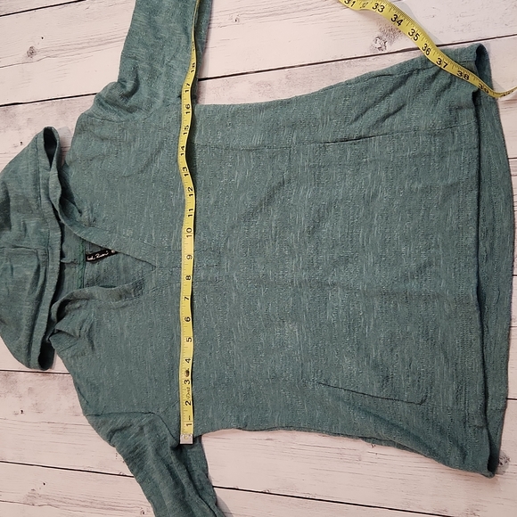 North River Small hooded top. - Picture 4 of 5